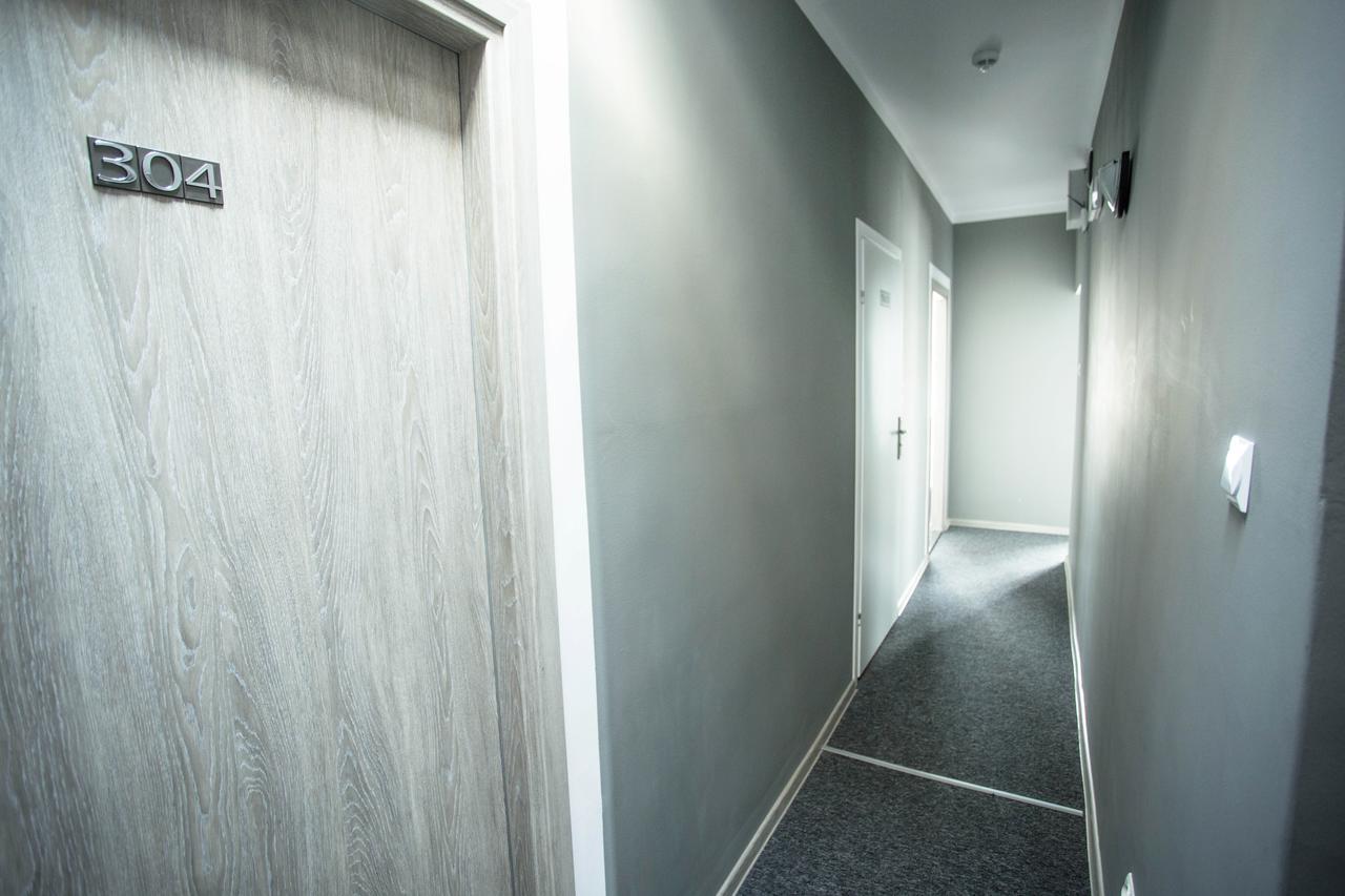Moonriver Inn Varsó Kültér fotó