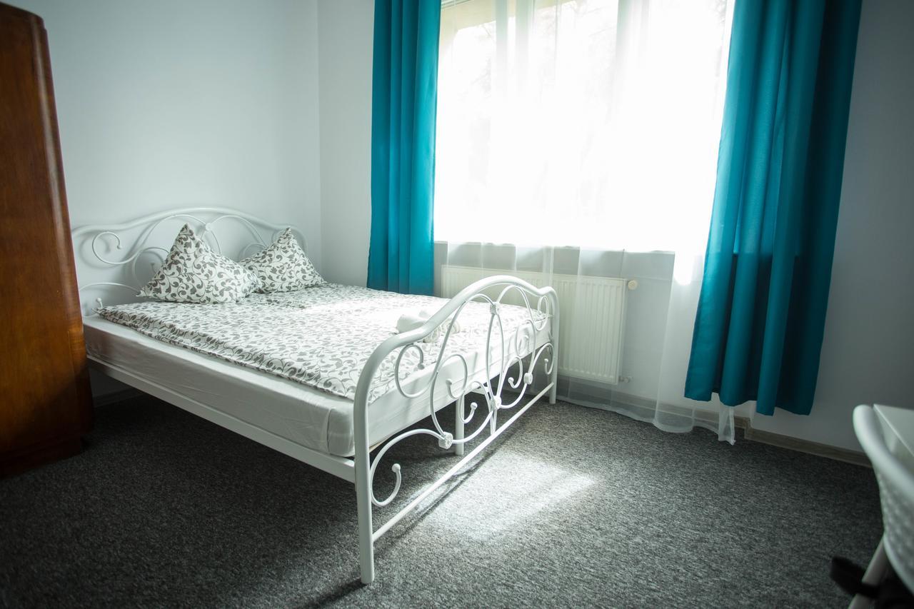 Moonriver Inn Varsó Kültér fotó