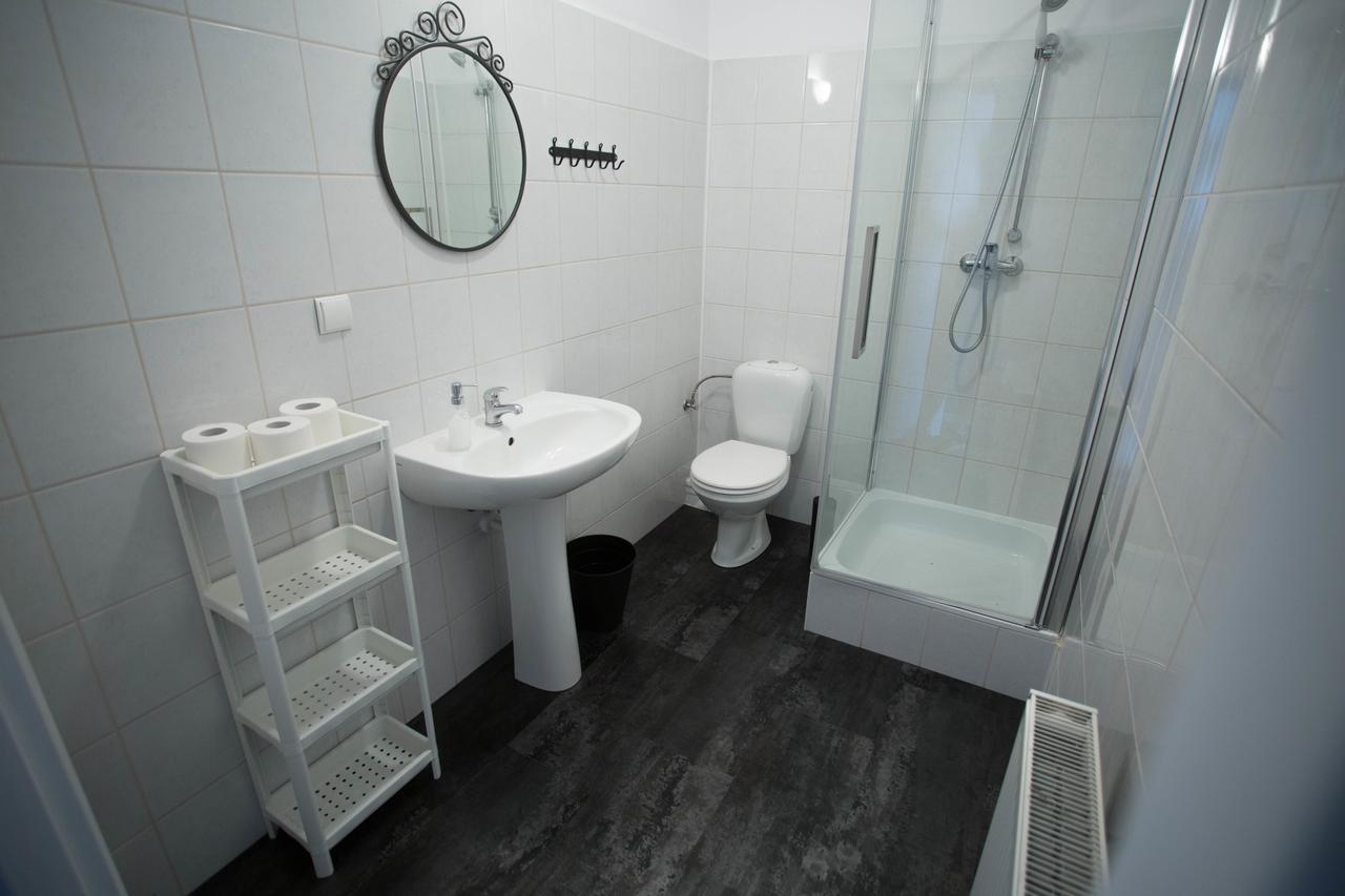 Moonriver Inn Varsó Kültér fotó