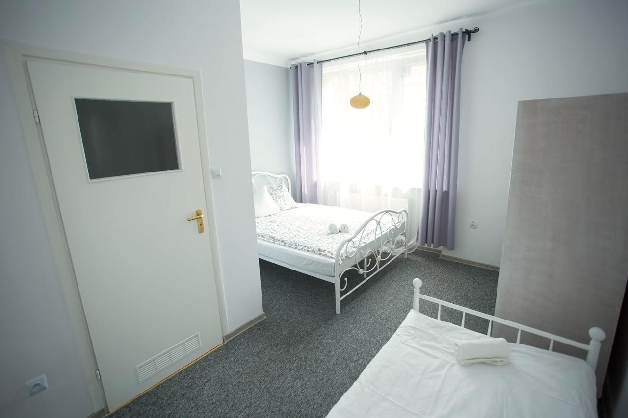 Moonriver Inn Varsó Kültér fotó
