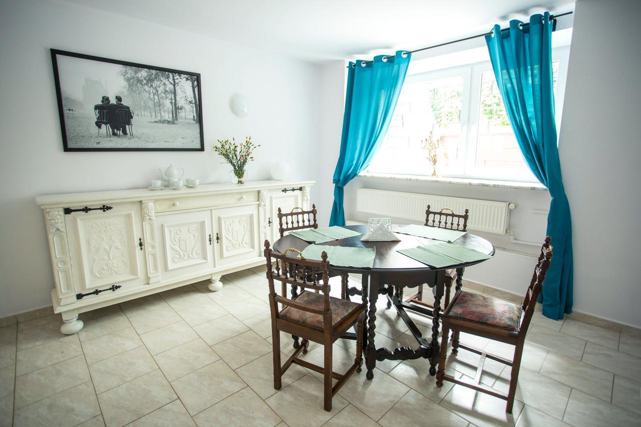 Moonriver Inn Varsó Kültér fotó