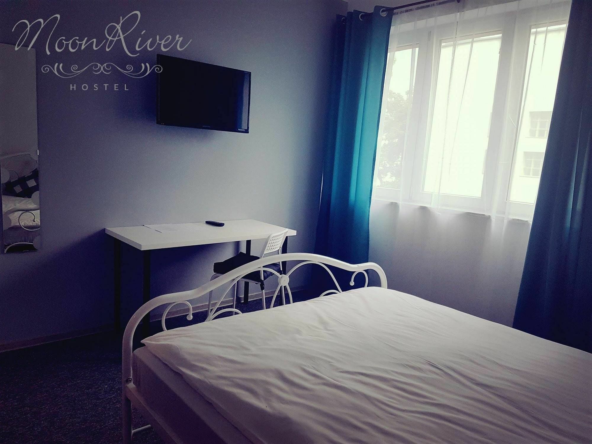 Moonriver Inn Varsó Kültér fotó