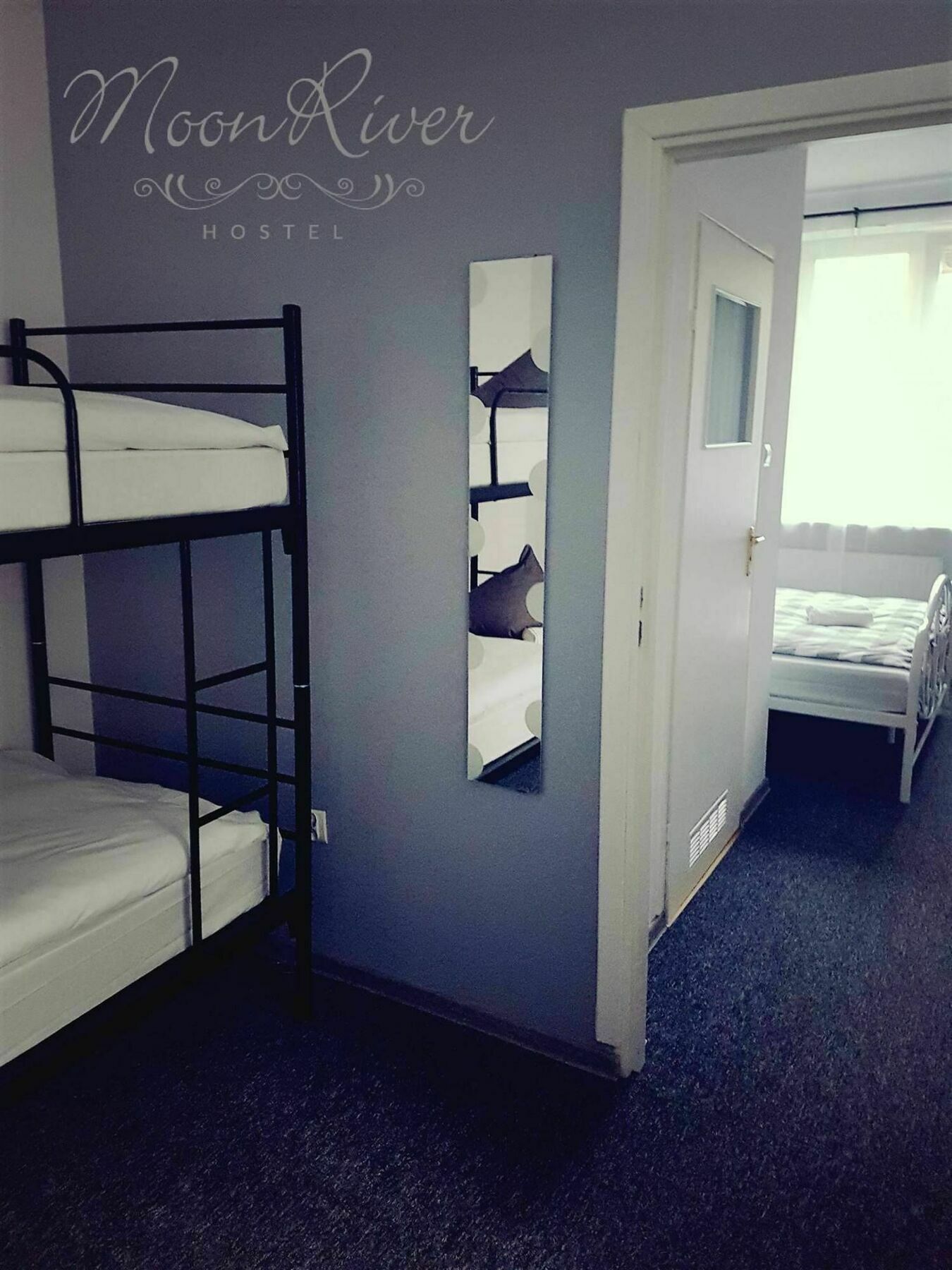 Moonriver Inn Varsó Kültér fotó