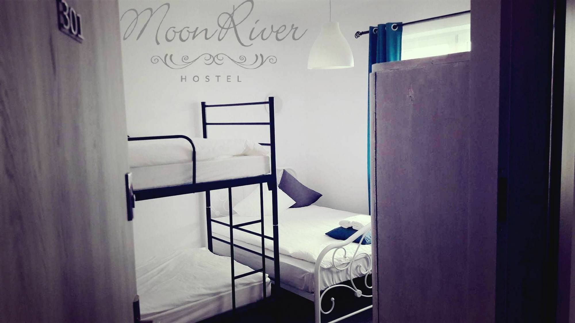 Moonriver Inn Varsó Kültér fotó