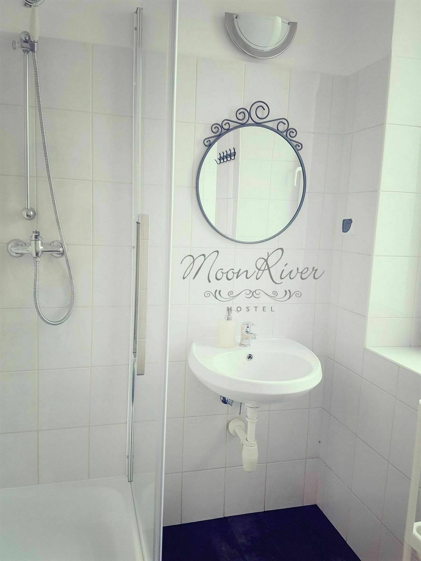 Moonriver Inn Varsó Kültér fotó